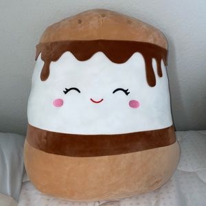 CARMELITA SQUISHMALLOW 32” BRAND NEW